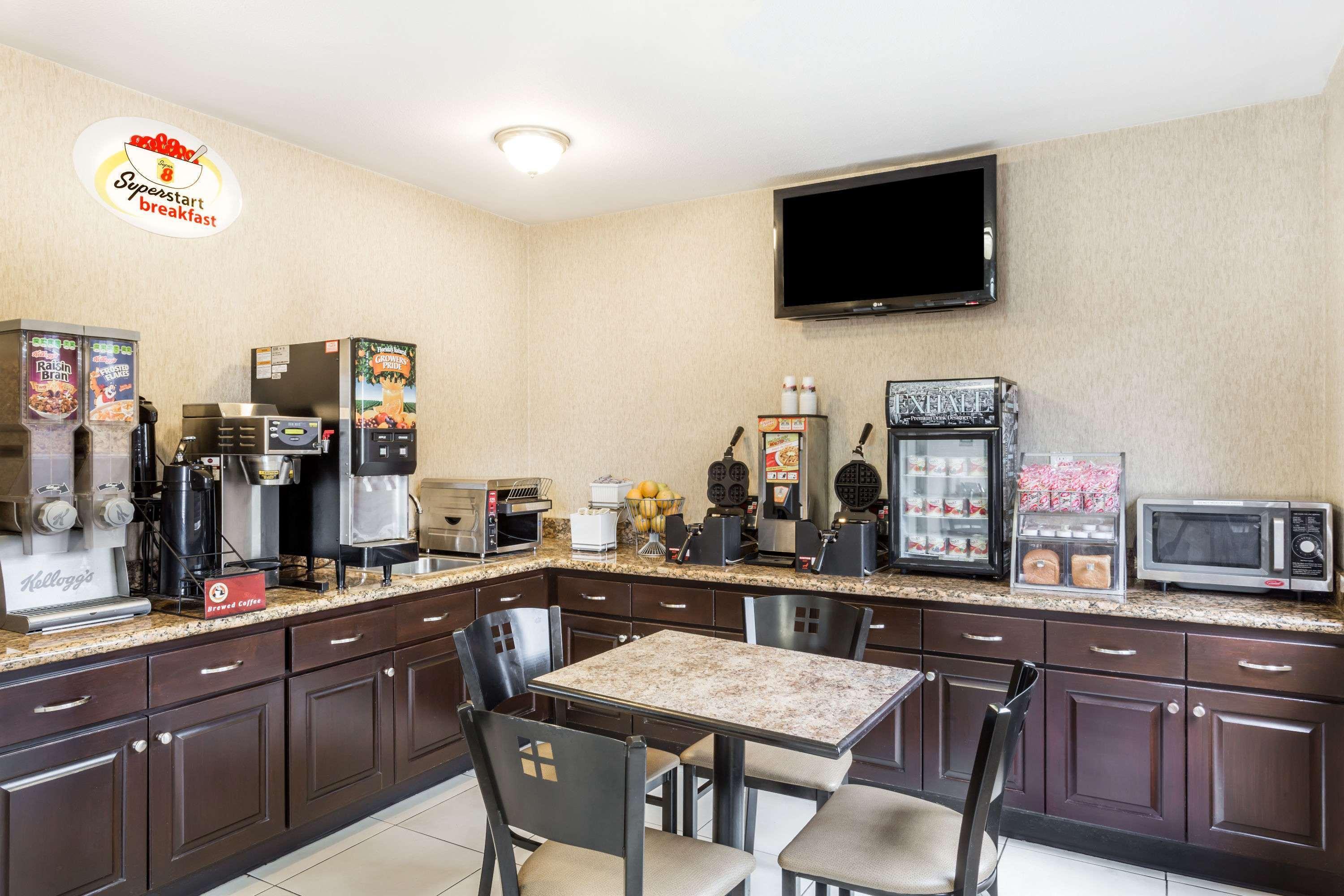 Super 8 By Wyndham Phoenix Downtown Екстер'єр фото